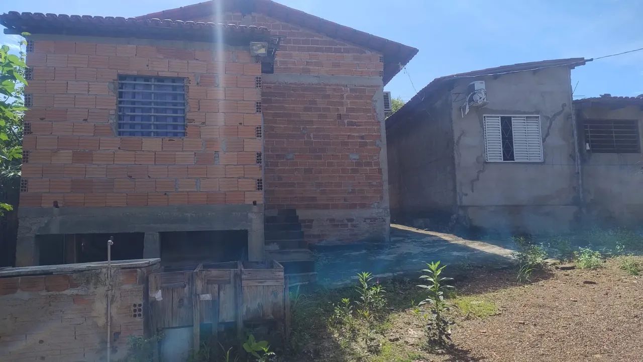 Vendo casa, com 2 kit Net no lote. - Foto 4