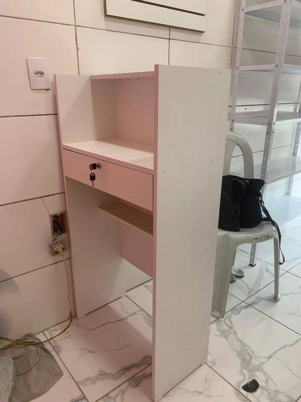 Balcão para loja com gaveta 
