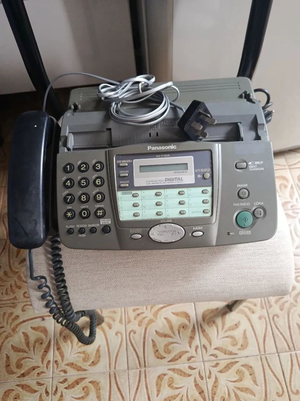 Fax funcionando precisa arrumar a entrada do carregador  - Foto 5