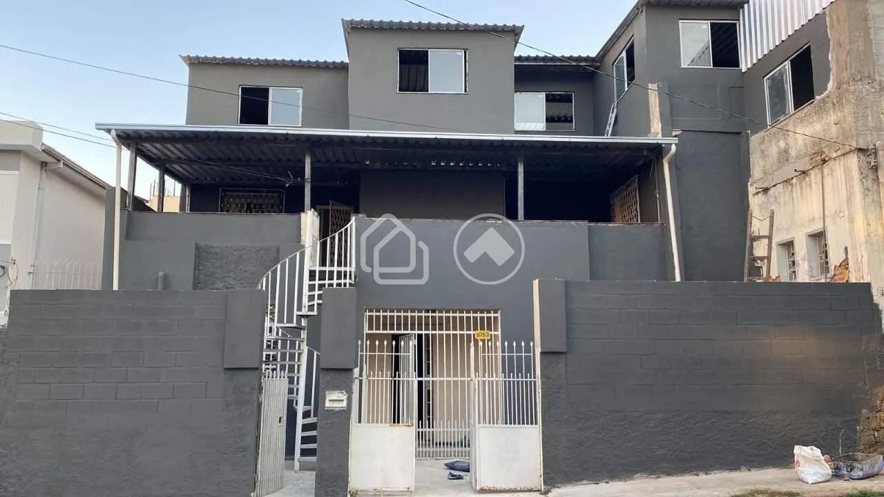 Casa para venda- Investimento Imperdível no Padre Eustáquio - 02 casas, Loja e Terraço!