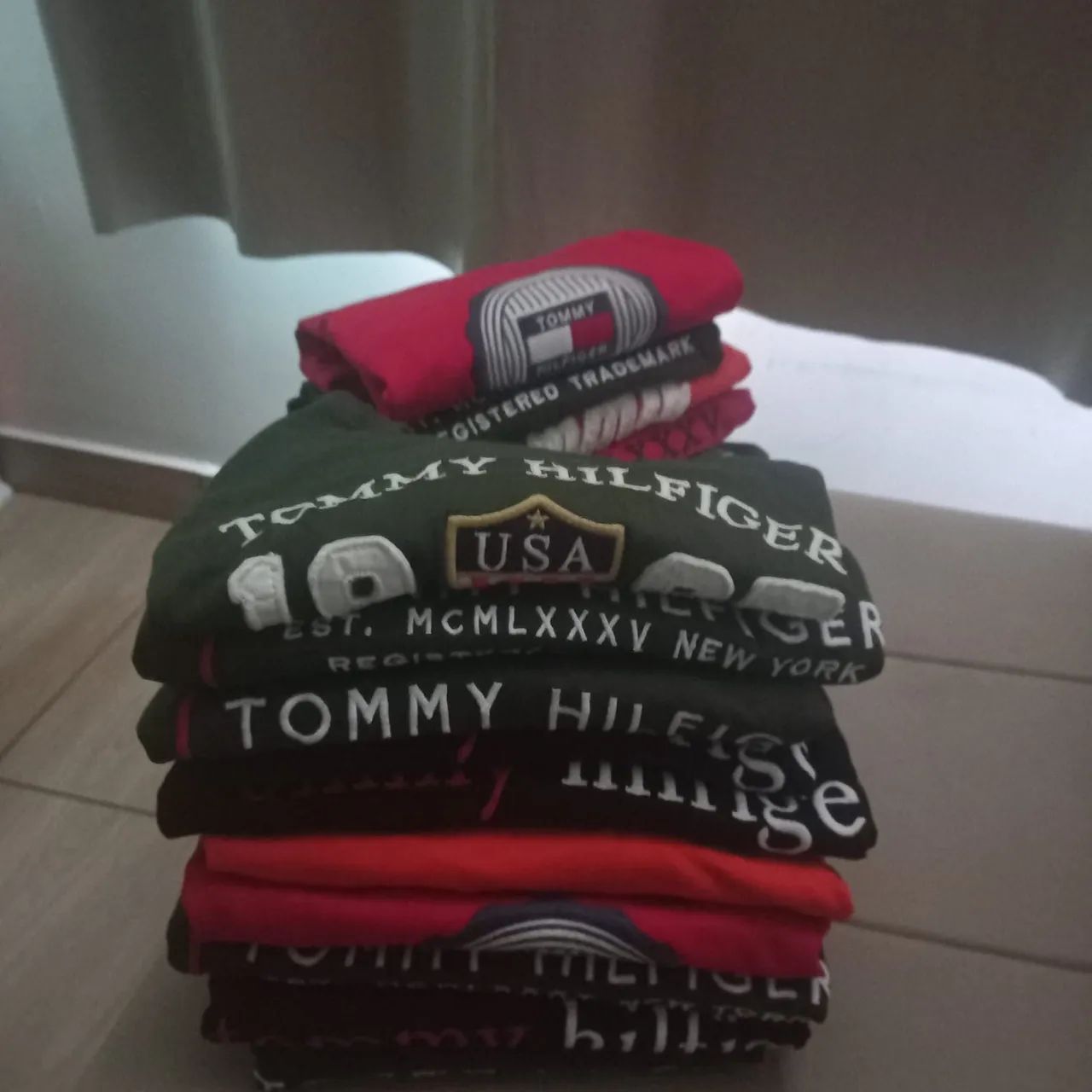 vendo lote de camisetas importadas  - Foto 2