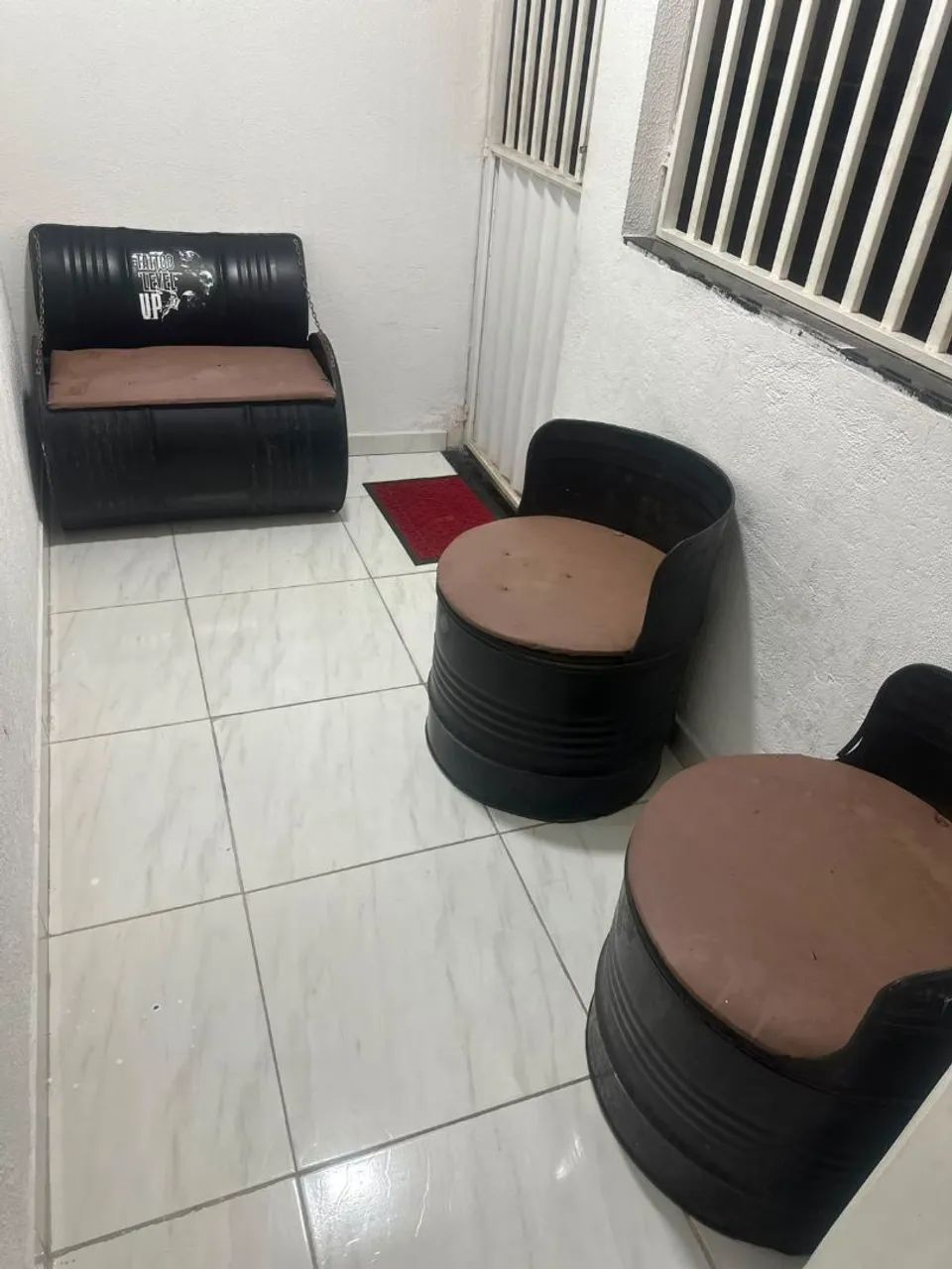 Vende se ....só as duas poltronas 