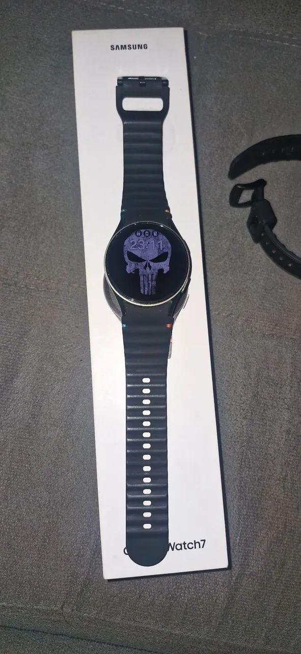 Relógio  Samsung watch 7 de 40 milímetro  com 5 pulseiras sendo uma modelo g-shok - Foto 4