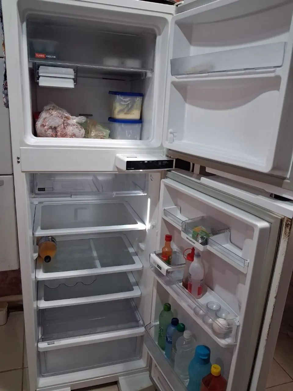 Vendo geladeira semi Nova  - Foto 2