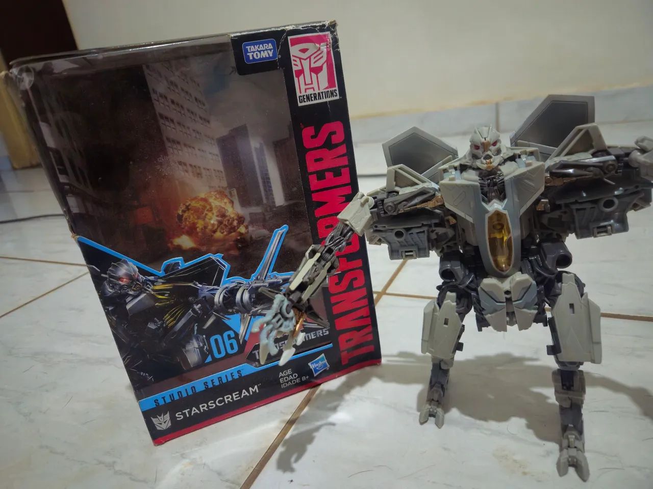 TRANSFORMERS STUDIO SERIES 06 - STARSCREAM - Foto 3