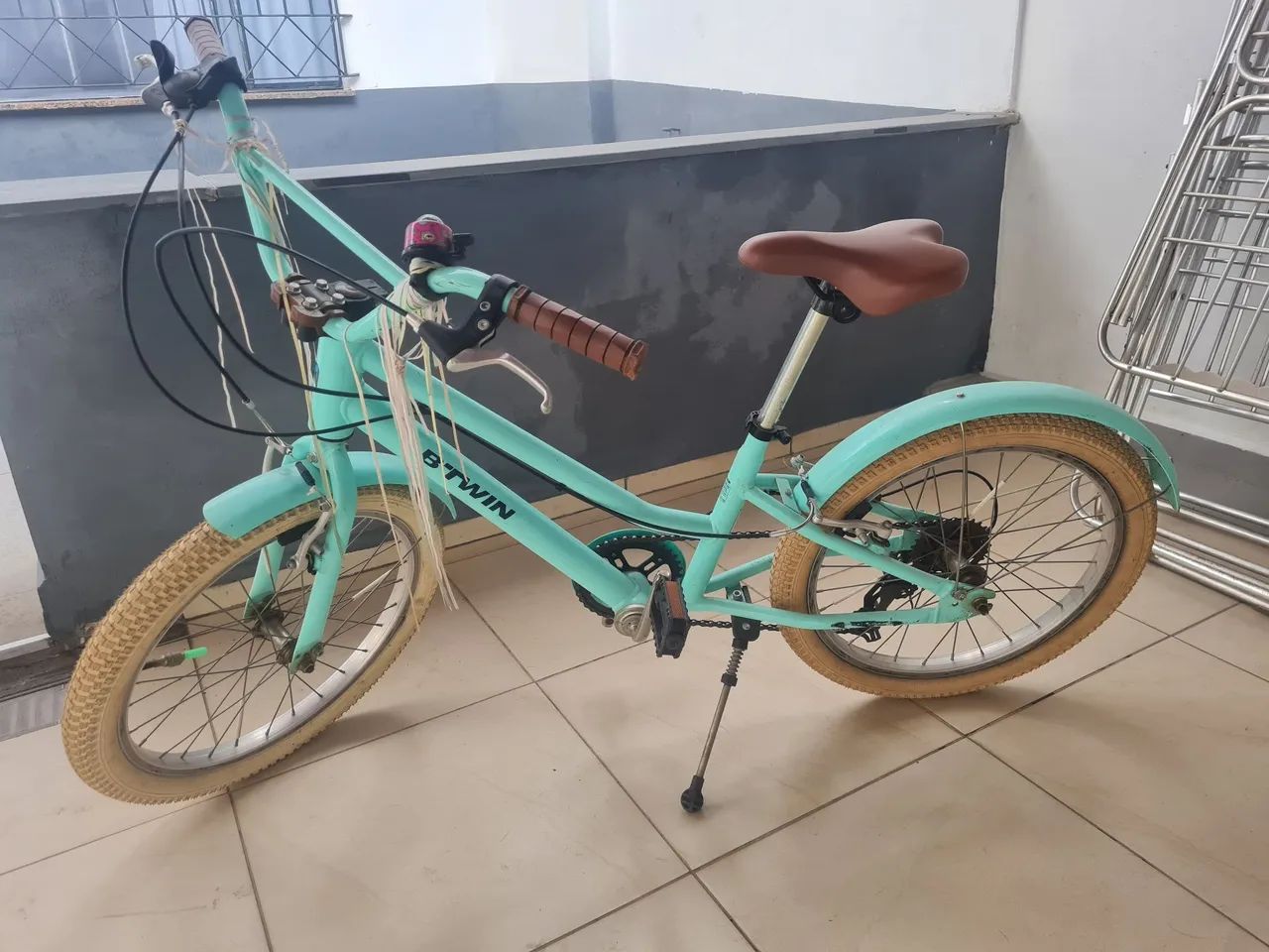 Bicicleta Infantil Aro 20 em excelente estado - Foto 5