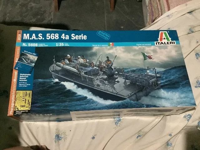 MAS 4a série 568 + MAS Crew e acessórios: escala 1:35