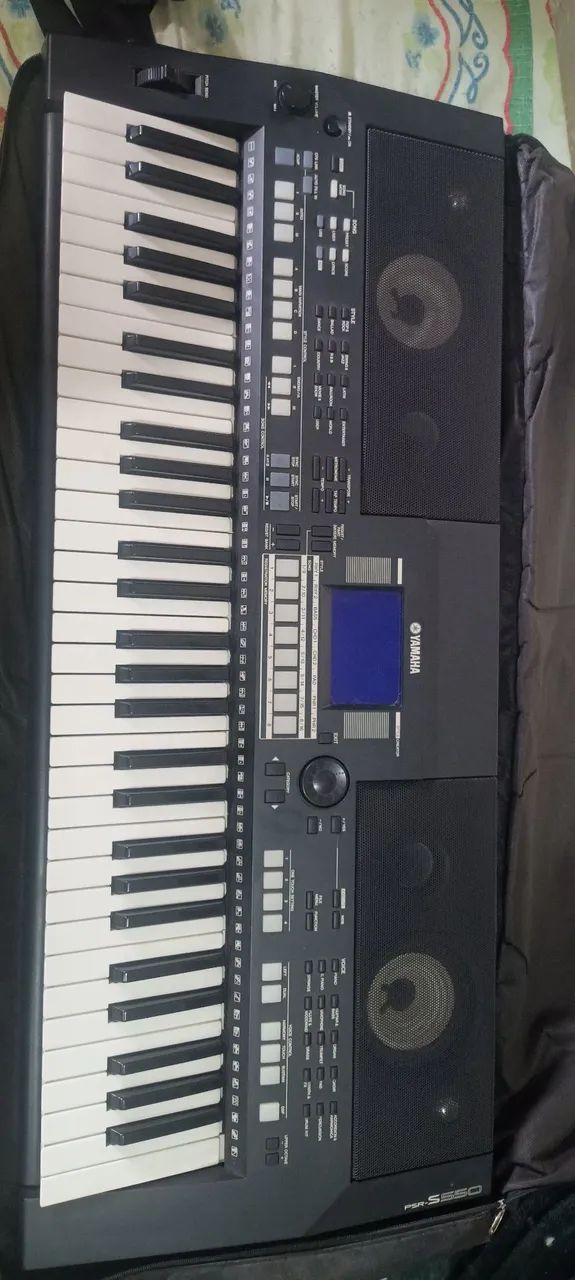 Teclado Yamaha psr S 550 - Instrumentos musicais - Cachoeira da