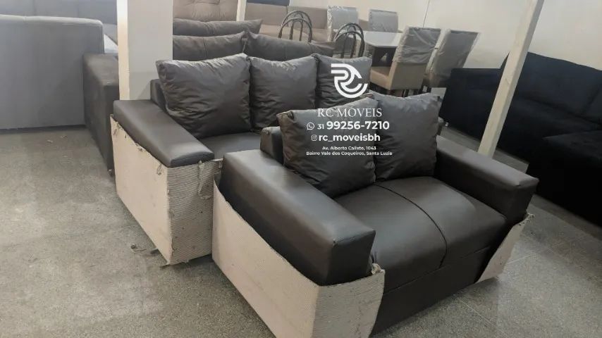 Sofá 3 e 2 lugares com Puff Couro Sintético D33 Direto da Fábrica - Foto 5