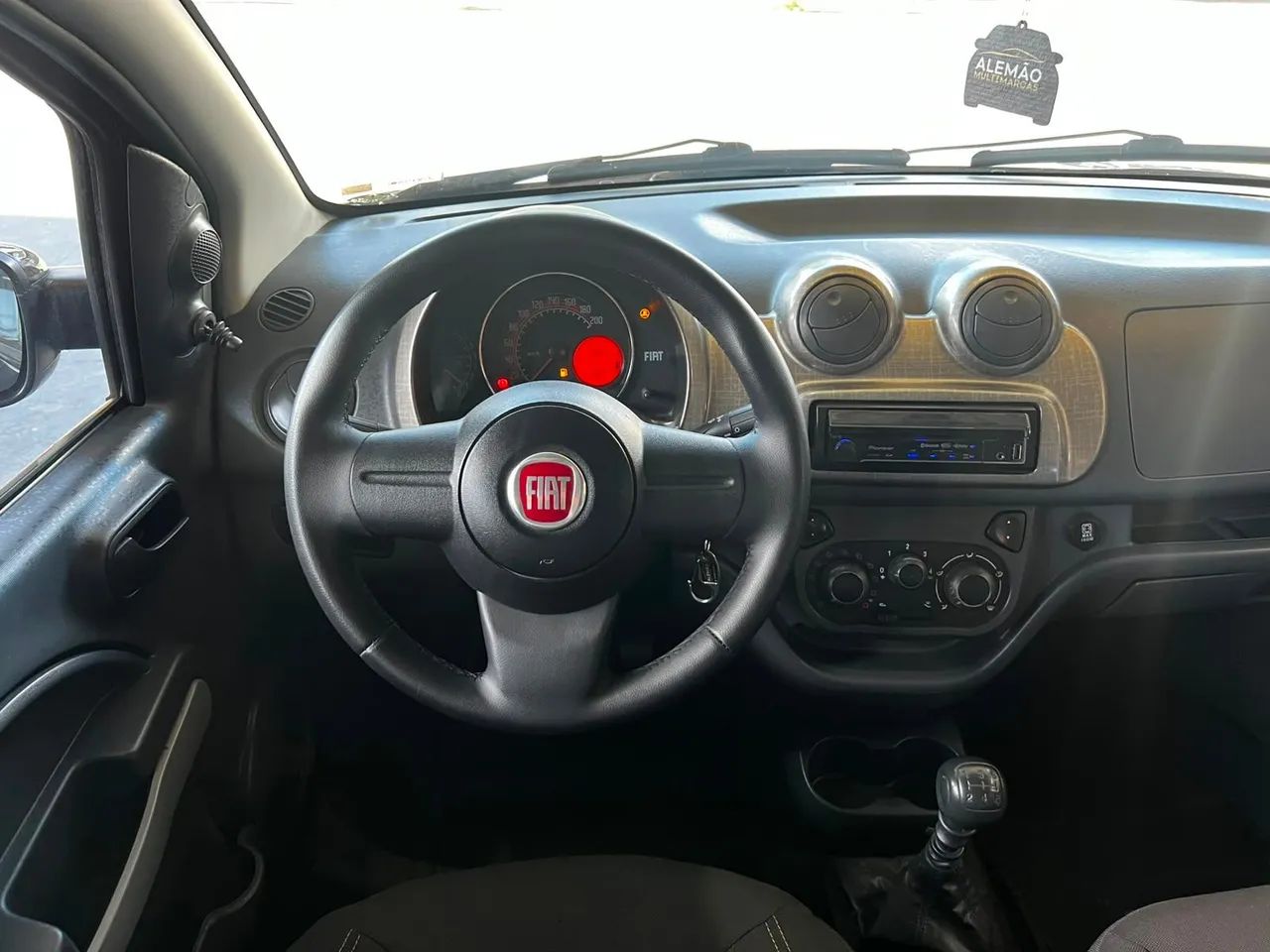 Fiat Uno WAY 1.0 Flex 6V 5P 2012 - Foto 5