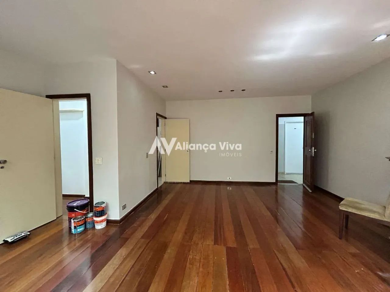Laranjeiras | Apartamento 3 quartos, sendo 1 suite - Foto 2