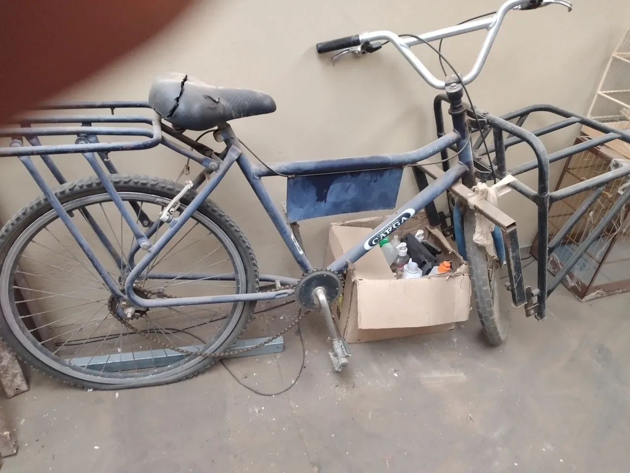 Bicicleta cargo precisa de reforma 