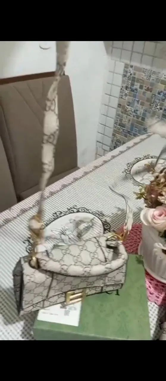 Bolsa primeira linha Gucci com caixa  - Foto 5