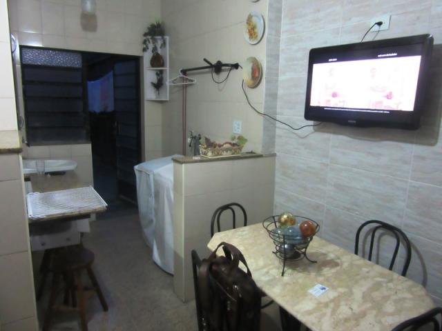Linda casa colonial no carlos prates! 03 qtos. 01 suíte. 03 banhos. 01 varanda. 03 vagas. - Foto 13