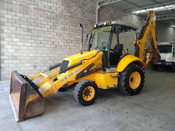 Retro escavadeira New Holland B110B