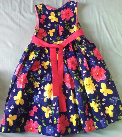 Vendo Lindo Vestido infantil 5 aninhos