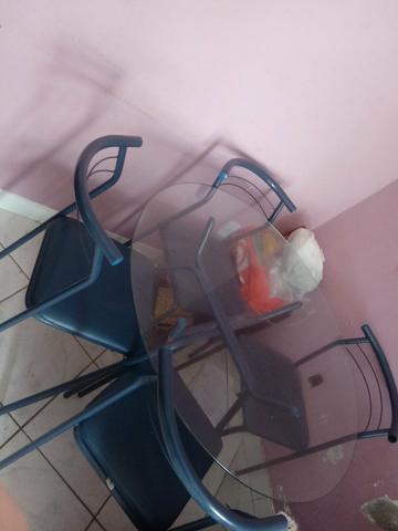 Mesa tampo de vidro 4cadeiras novinha - Foto 5