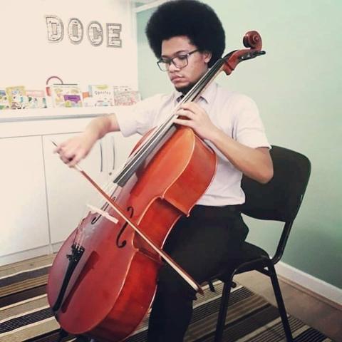 Aula de Violoncelo