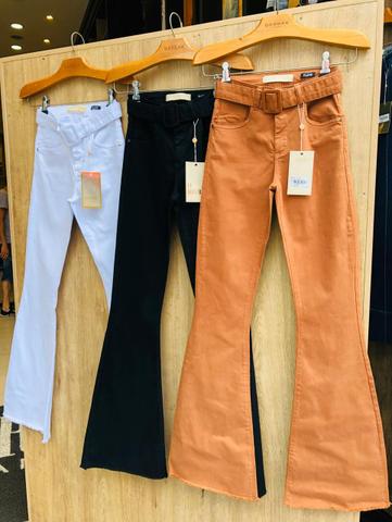 Calça collor flare