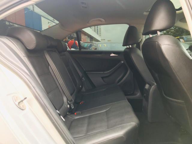 Jetta 2012 Flex com teto solar - Foto 15
