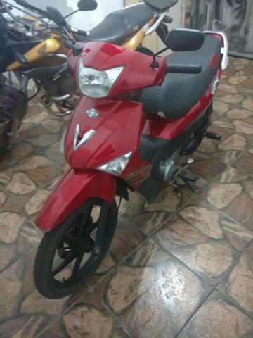 Vendo moto traxx 50tinha 2.500 fone: