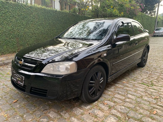 ASTRA HATCH 2.0 ANO 2004 COM GNV