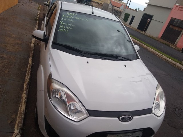 FIESTA SEDAN 14/14 SE