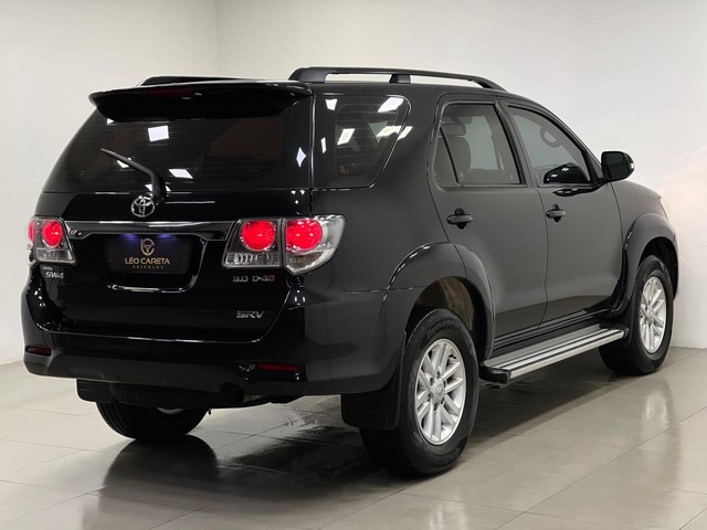 HILUX SW4 SRV DIESEL 2015 7LUGARES TOP C/89.000KM. LÉO CARETA VEÍCULOS