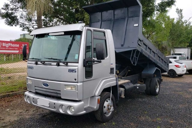 CAMINHÃO FORD CARGO 815 CAÇAMBA