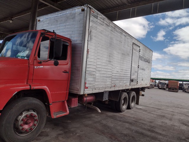 VENDO 1218 ANO 90 BOA