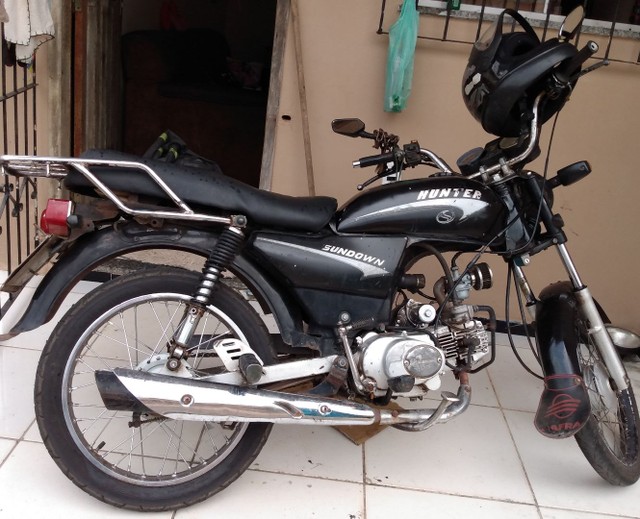 MOTO HUNTER SUNDOWN
