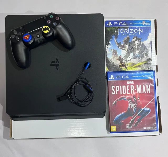 ps4 pro + 2 controles+ 4 jogos - Videogames - Centro, Florianópolis  1245397556