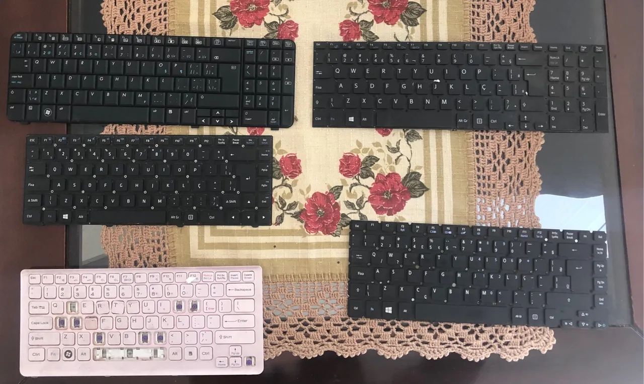 Kit Teclado de Notebooks para retirar peças 