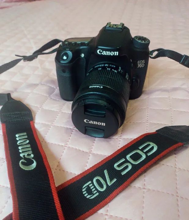 Canon EOS 70D - Câmera DSLR - R$1.490,00