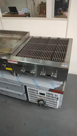 Broiler a Gás Vulcan VCRB25 4 Queimadores e defletores em ferro fundido Novo
