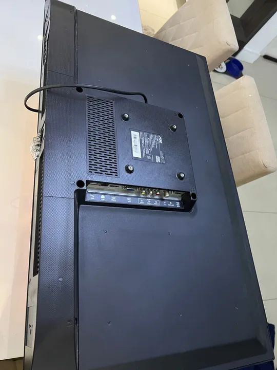 TV LCD 32 polegadas com tela trincada