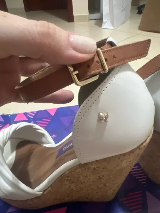 Sandália plataforma branca Cravo & Canela 36 - Foto 4