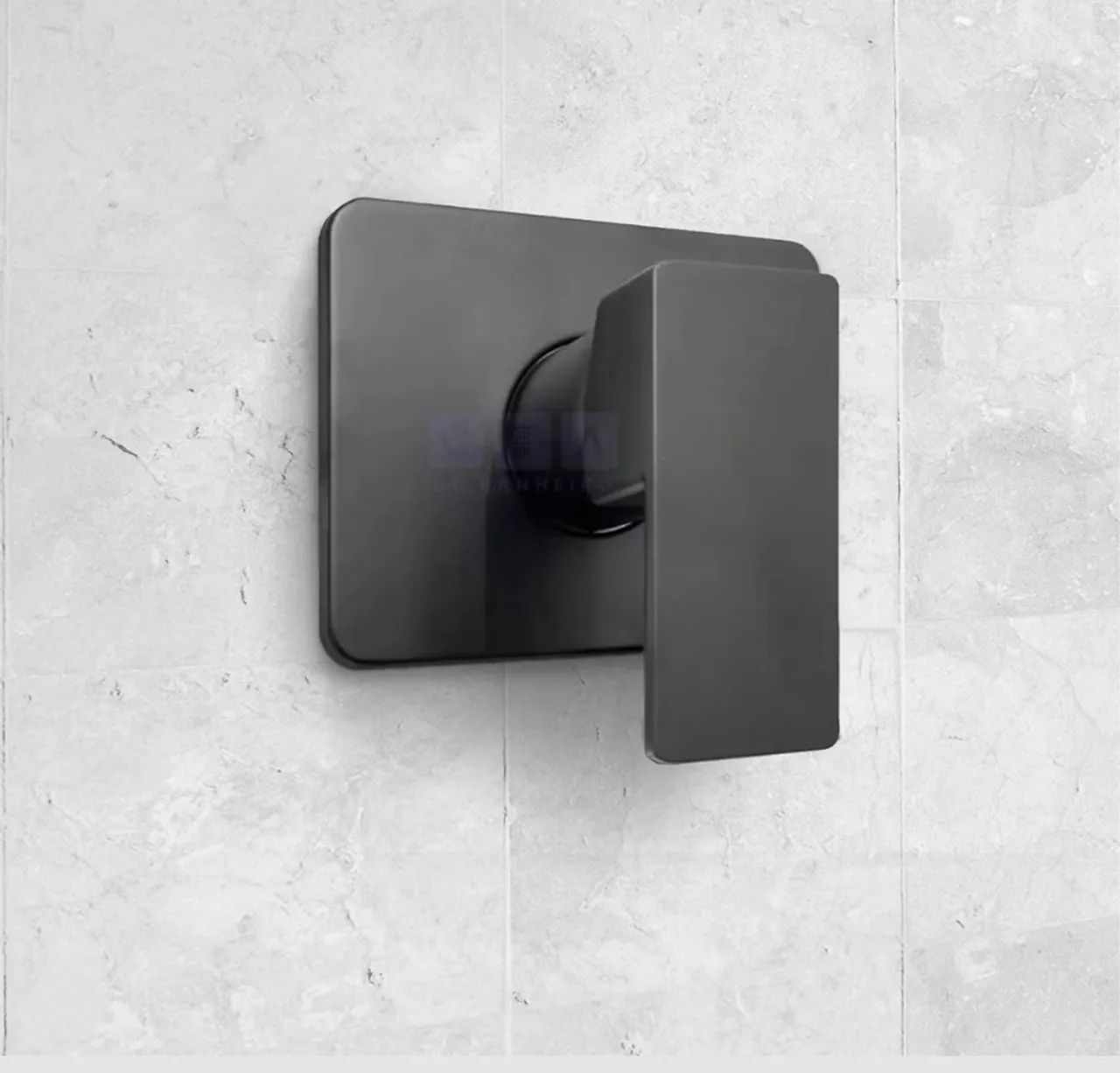 Acabamento para Chuveiro de Parede em Aço Preto