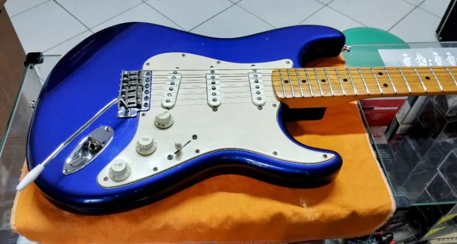 Fender Standard Stratocaster Mexico em excelente estado - Foto 2