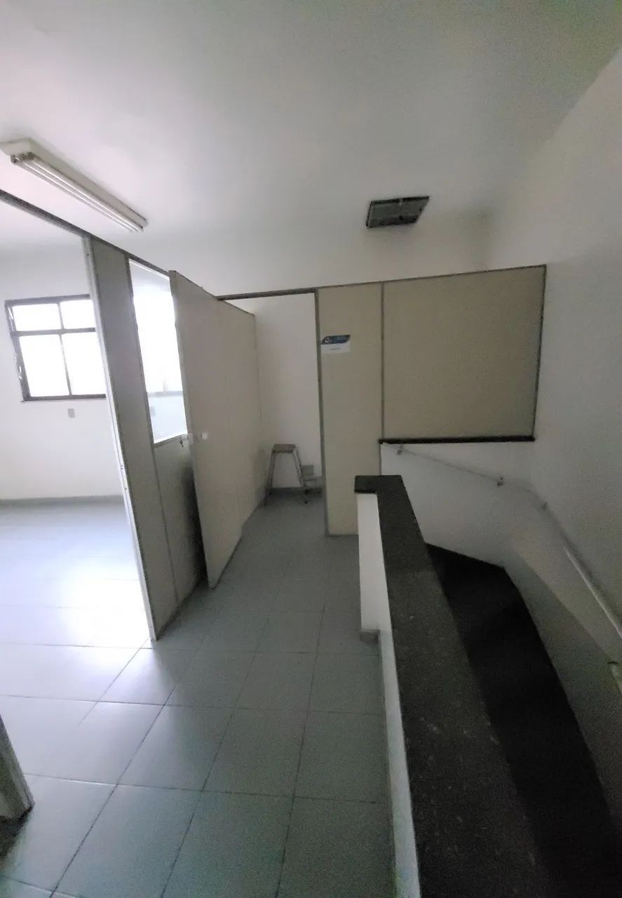  Aluguel . Imóvel com 315 m2 loja de  frente para a rua.