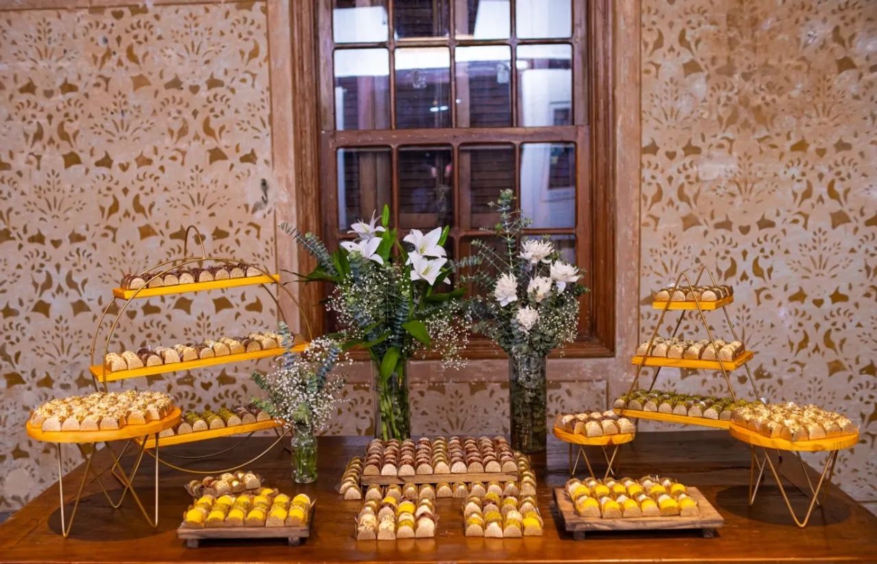Kit 5 peças de decoração para bolo e doces de festa - Foto 3