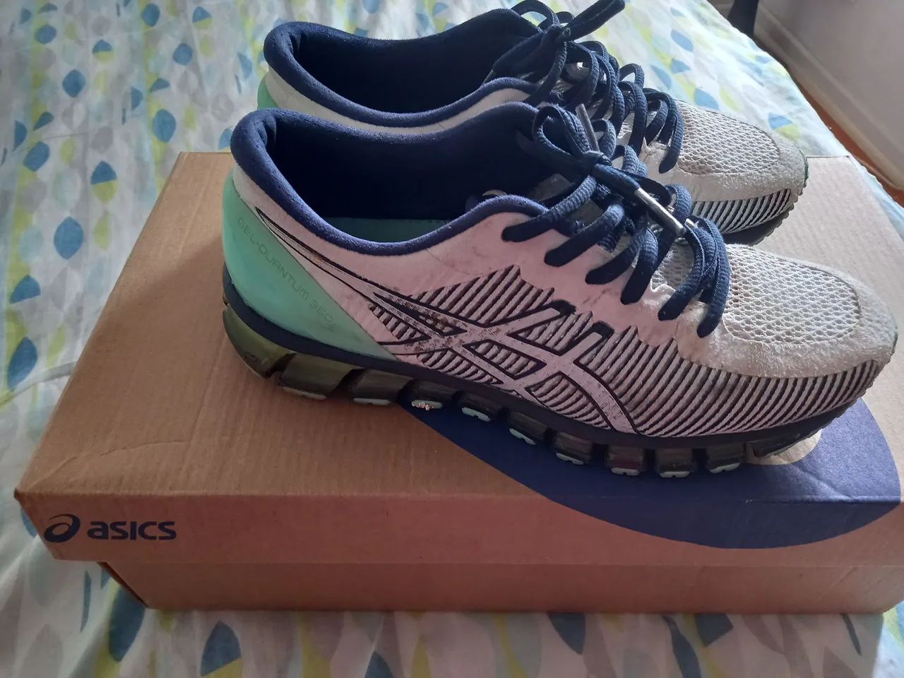 Tênis Asics tam 35 Gel-Quantum 360 4