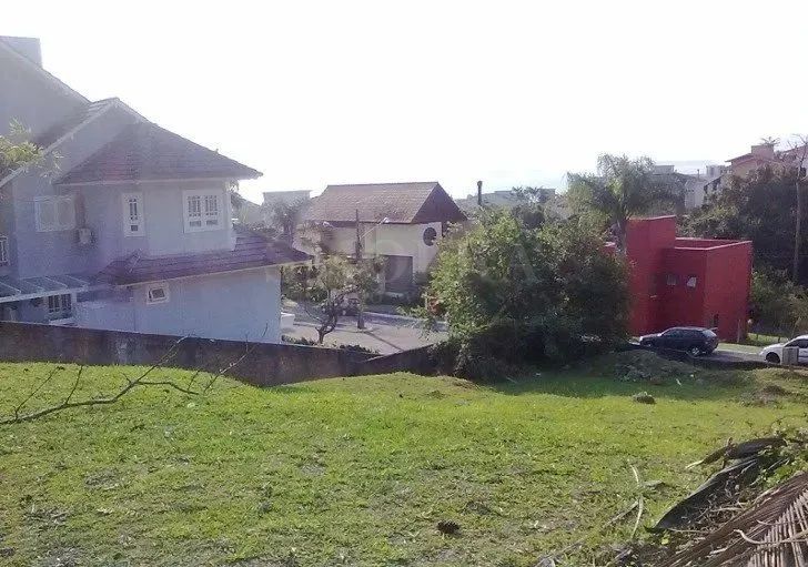 Terreno em Condomínio Fechado no Cacupé
