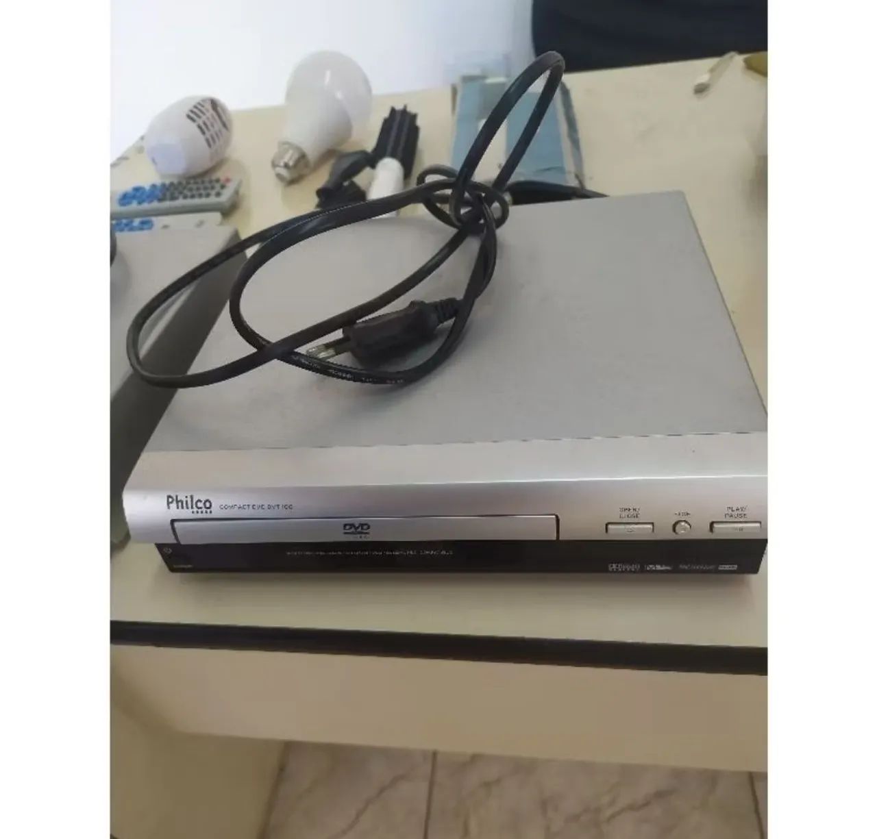 Lote de DVD, Alisador de Cabelo, lâmpada colorida ler a descrição do anúncio - Foto 6