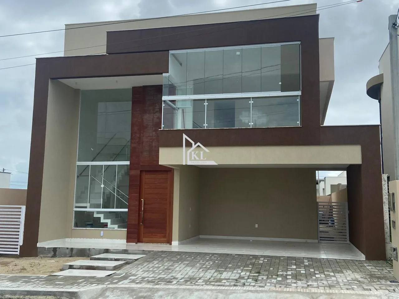 Casa duplex nova, 6 suítes, recém-construída - Excelente localização Cond. Central Park II