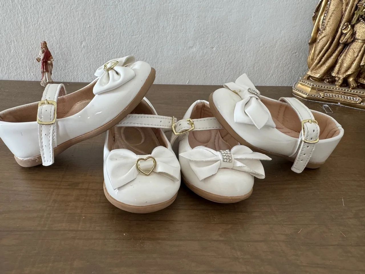 Sapatilhas número 20 e 23