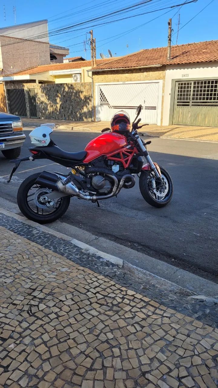 Ducati Monster 821 - Foto 2