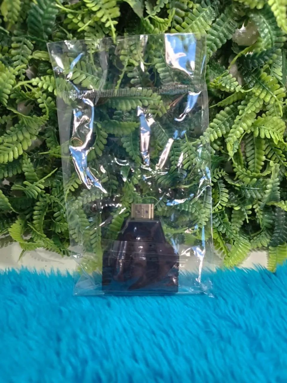 adaptador HDMI macho, muito provavelmente para VGA fêmea ou DVI fêmea