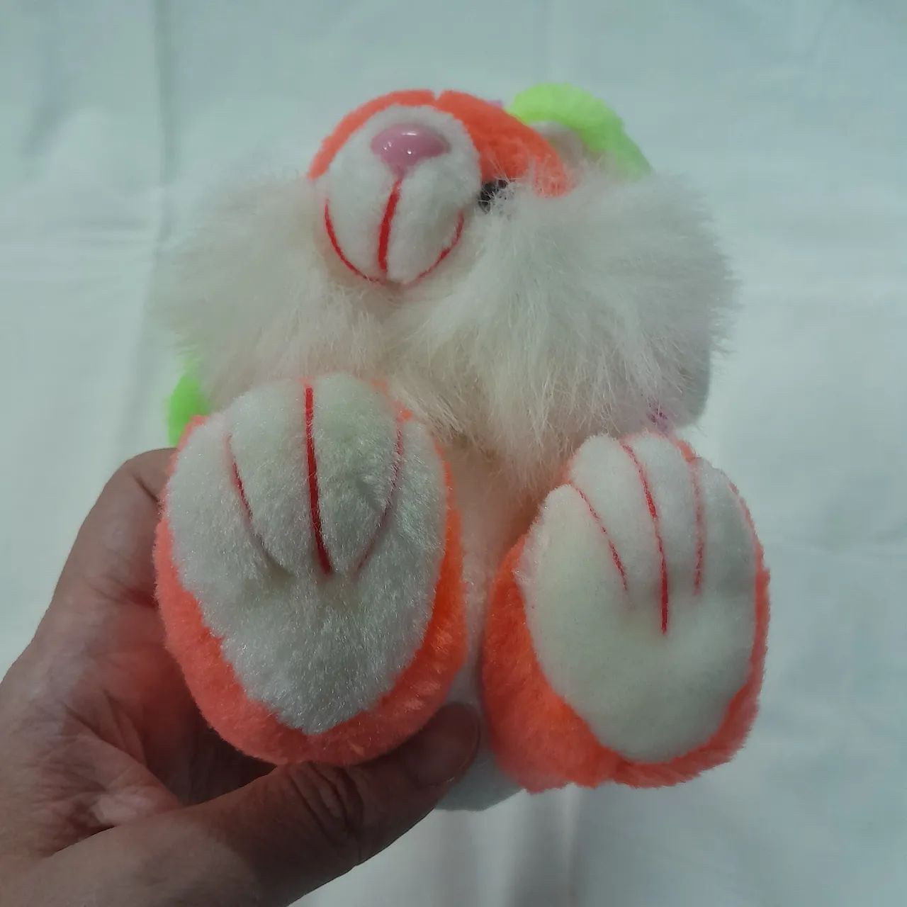 Coelho multicolorido - pelúcia - anos 90 - Foto 5