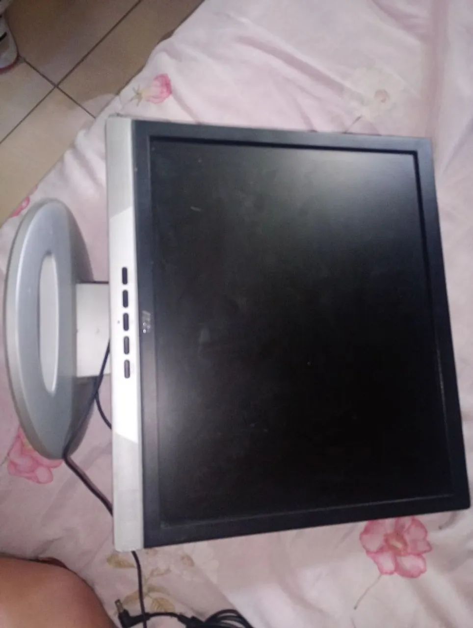 Monitor e teclado 60 64168566736641121